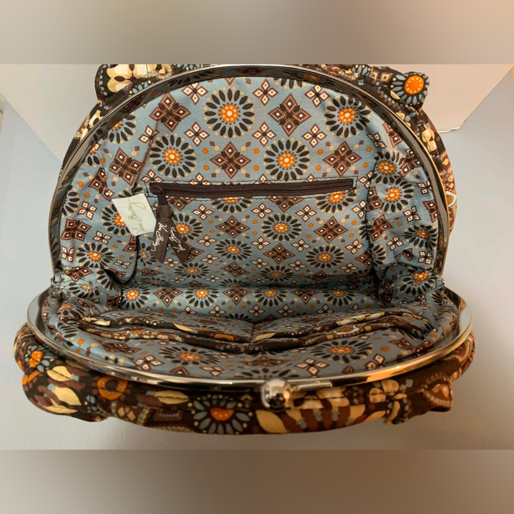 Vera Bradley Shoulder Bag with Retired Canyon Pattern and Kiss-Lock Closure - Picture 9 of 14